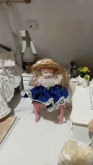 Bambola porcellana casa bambole