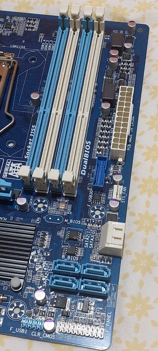 Placa Base GIGABYTE GA-B75M-D3H Socket 1155