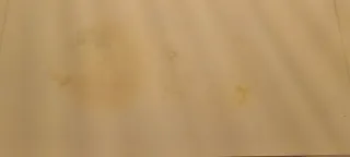 Aparador blanco con puertas de cristal