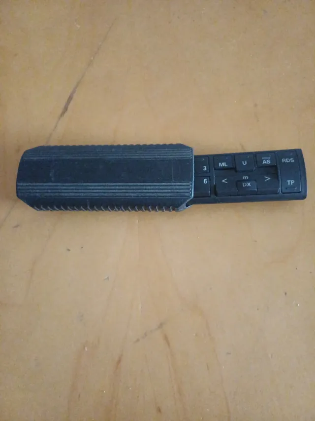 Radio extraíble Seat antiguo Modelo Grundig 3904