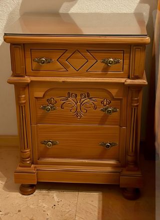 Mesita de noche madera rústica con cristal