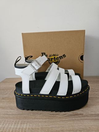 Dr. Martens Sandalias Plataforma. Nuevas