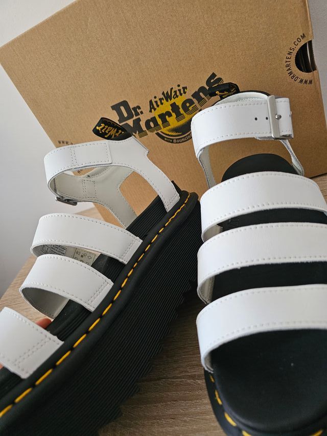 Dr. Martens Sandalias Plataforma. Nuevas