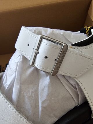 Dr. Martens Sandalias Plataforma. Nuevas