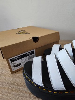 Dr. Martens Sandalias Plataforma. Nuevas