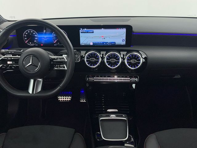 Mercedes-Benz Clase A 180 100 kW (136 CV)