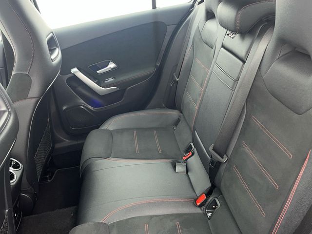 Mercedes-Benz Clase A 180 100 kW (136 CV)