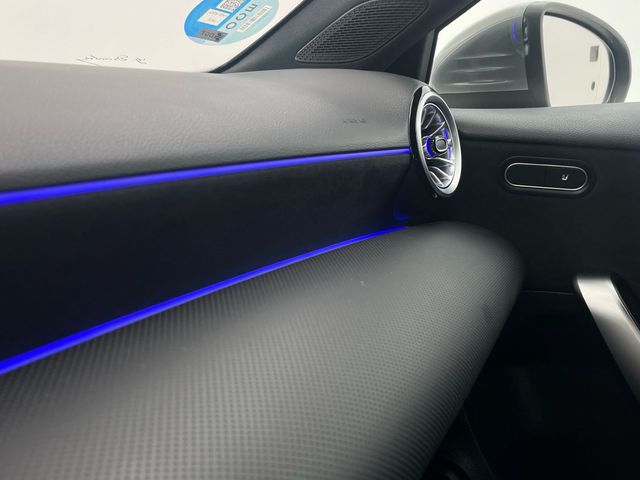 Mercedes-Benz Clase A 180 100 kW (136 CV)