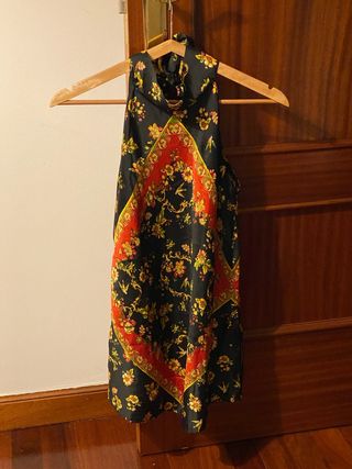 camiseta estampado floral halter