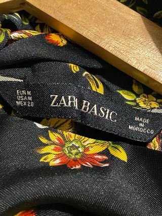 camiseta estampado floral halter