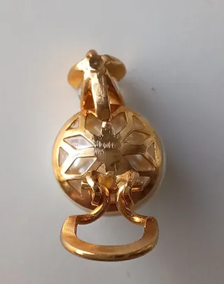Pendientes perla y zirconita chapados en oro