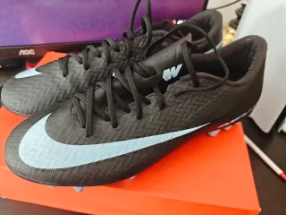 Botas de fútbol Nike ACADEMY césped artificial