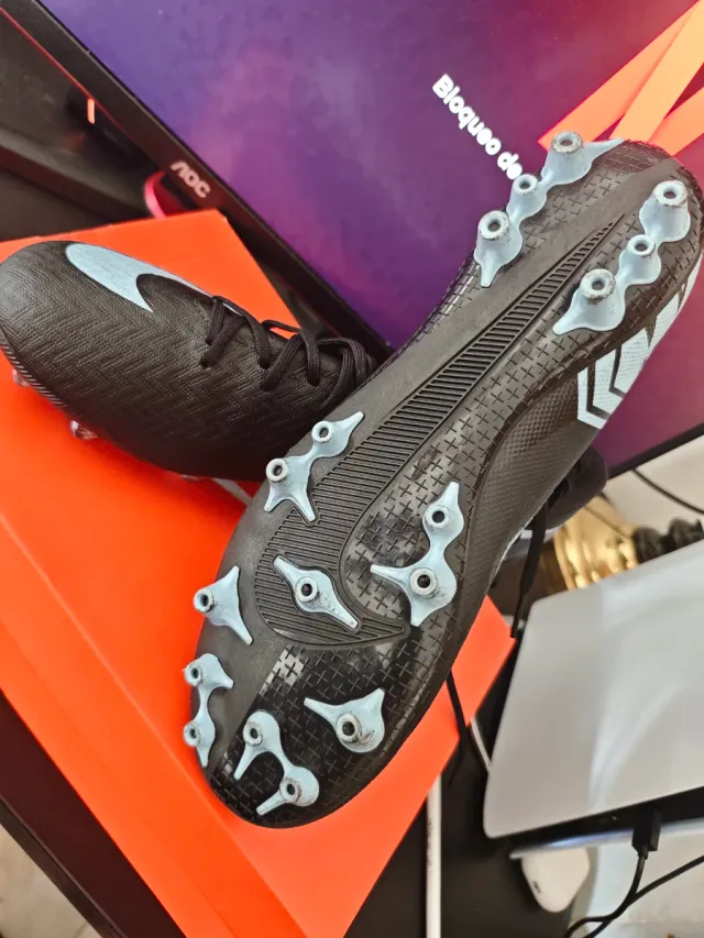 Botas de fútbol Nike ACADEMY césped artificial