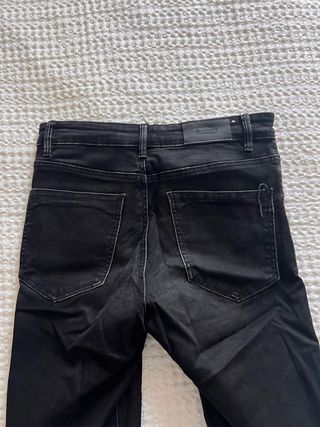 Pantalones pitillo negros Stradivarius