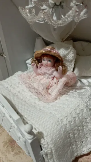 Bambola porcellana casa bambole