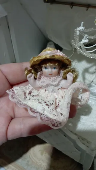 Bambola porcellana casa bambole