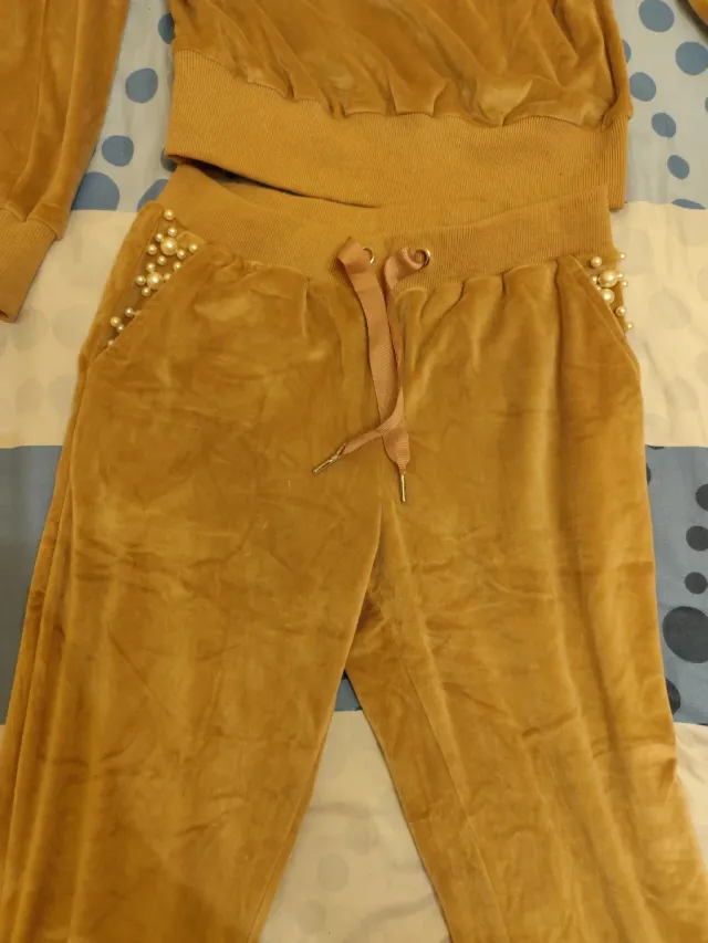 Completino tuta donna con perle beige