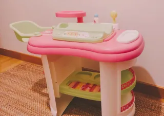 Cambiador de juguete con trona