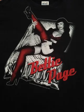 Camiseta Vintage Bettie Page Negra