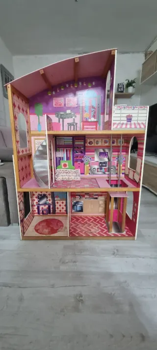 Casa de muñecas de madera tipo Barbie