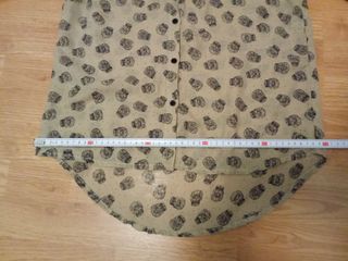 Blusa calaveras mujer beige y negra