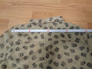 Blusa calaveras mujer beige y negra