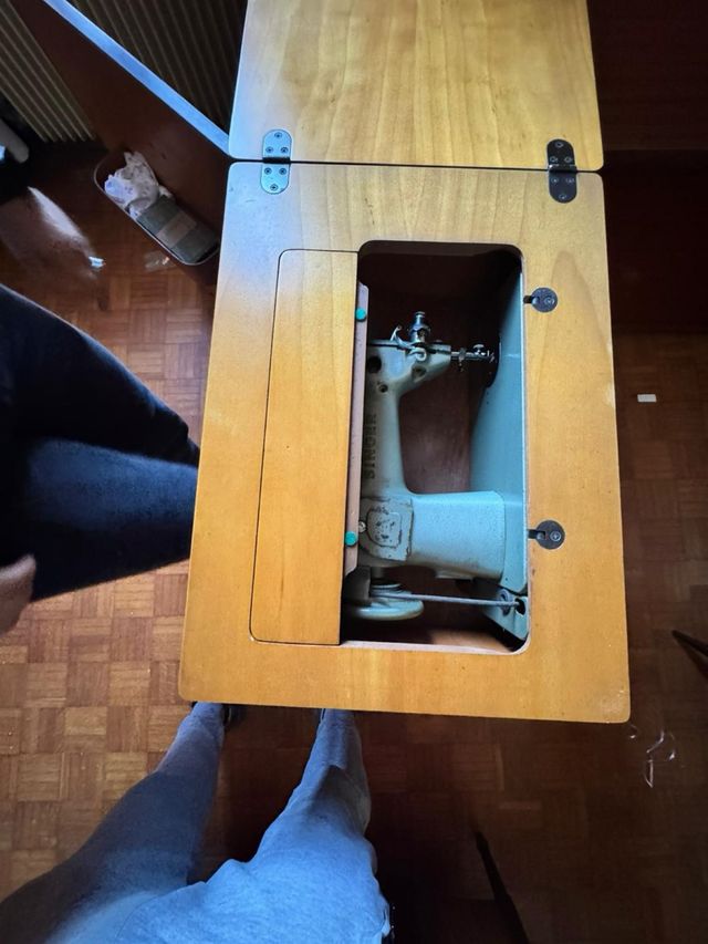 Macchina da cucire Singer mobile