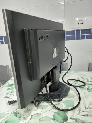 Monitor Acer 20' Plata y Negro