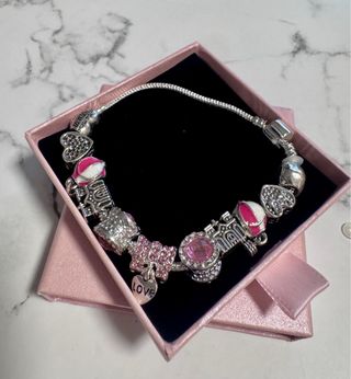Pulsera estilo Pandora con charms rosas y plateado