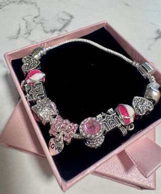 Pulsera estilo Pandora con charms rosas y plateado