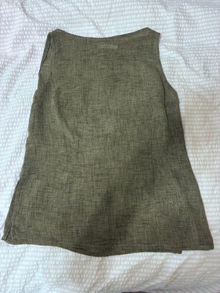 Blusa verde sin mangas