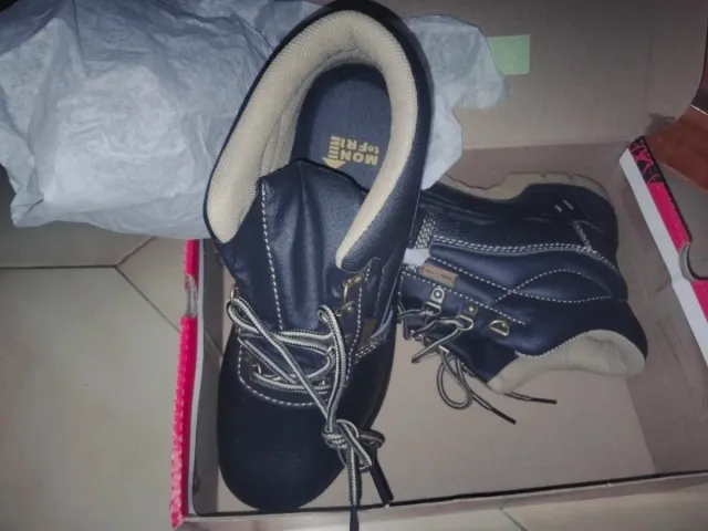 Botas de seguridad negras Paredes Montofri