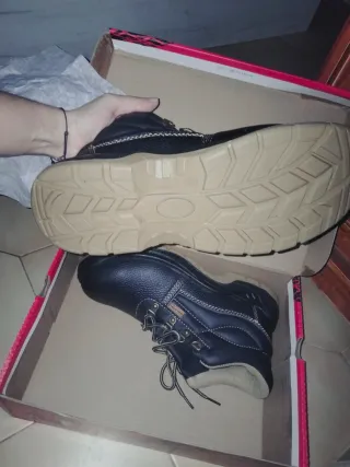 Botas de seguridad negras Paredes Montofri