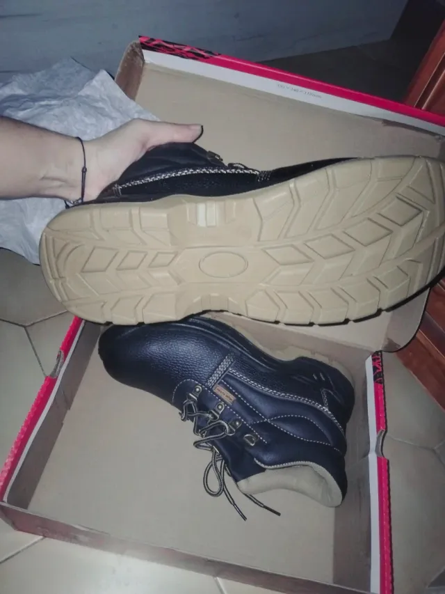 Botas de seguridad negras Paredes Montofri