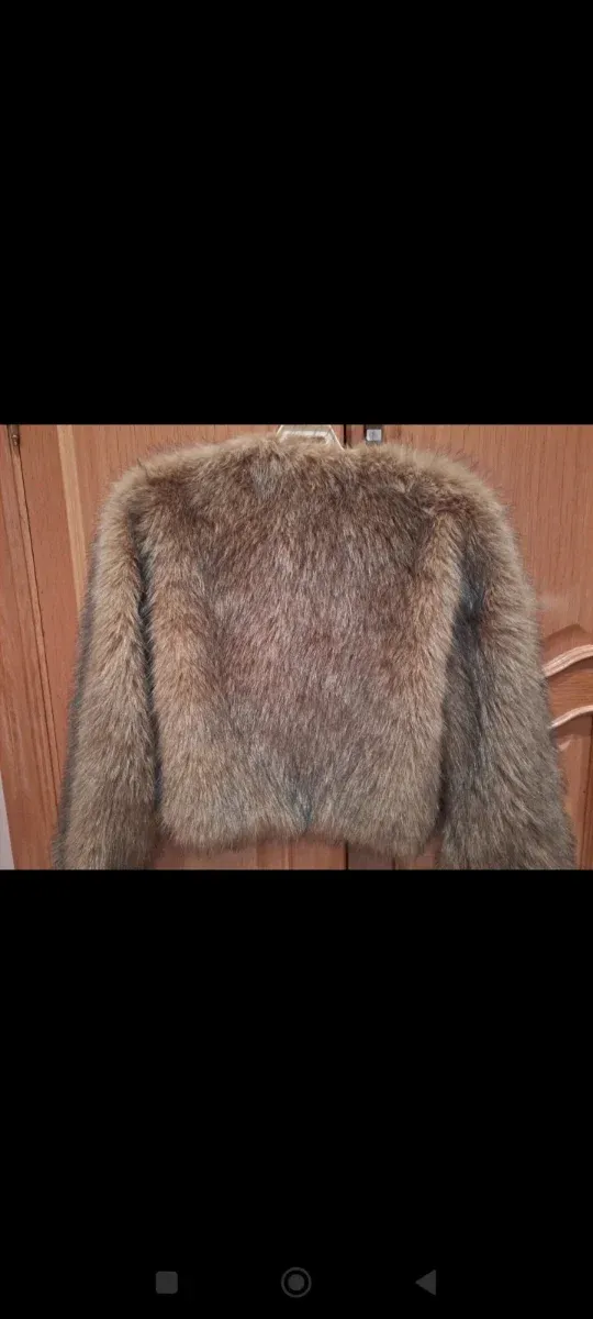 Abrigo pelo sintético marrón