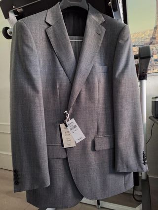 Traje de caballero gris