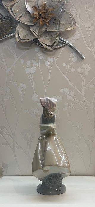 Figura Nao Lladró Niña con Cesta