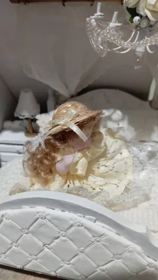 Bambola porcellana casa bambole