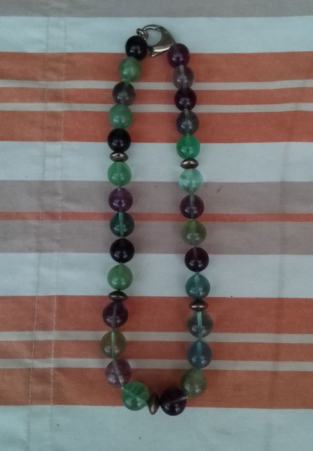 Collar piedras naturales.