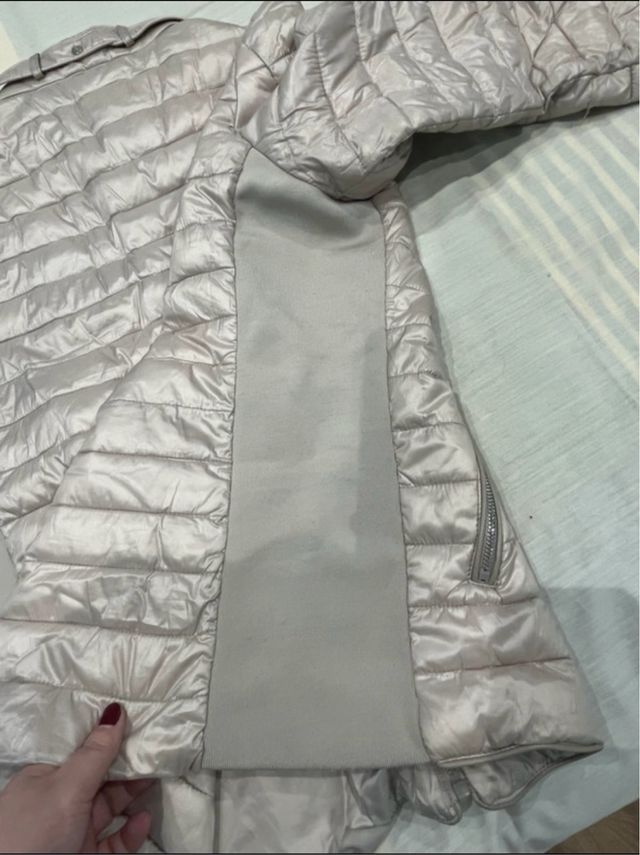 Chaqueta ligera beige dorada talla 48