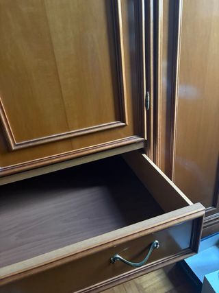 Armadio in legno massello