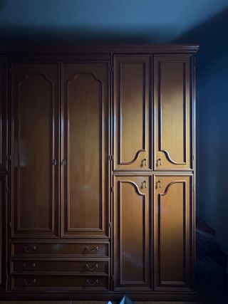 Armadio in legno massello