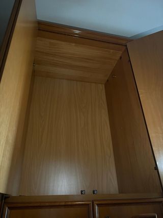 Armadio in legno massello