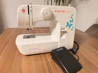 Máquina de coser Singer 1306