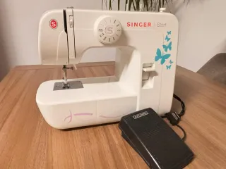 Máquina de coser Singer 1306