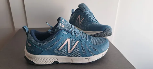 Zapatillas New Balance T590 v4