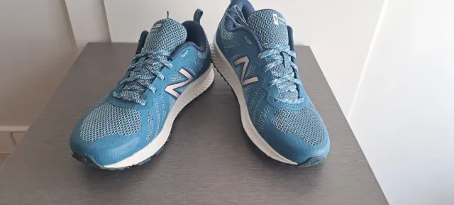 Zapatillas New Balance T590 v4