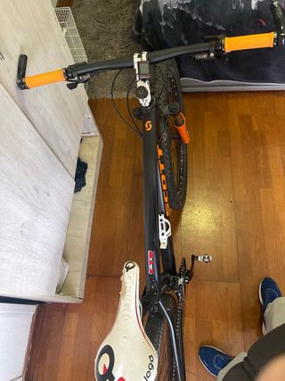 Bicicleta Scott Montaña Negra Naranja