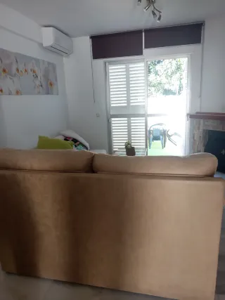 Sofá 2 plazas beig microfibra