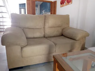 Sofá 2 plazas beig microfibra